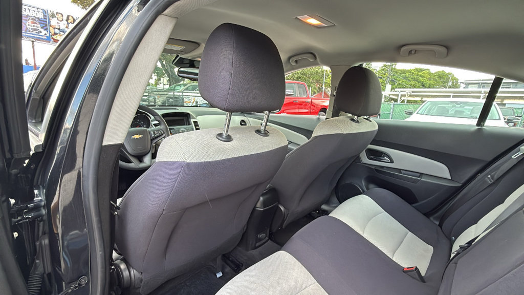 Used 2014 Chevrolet Cruze LS FWD image 25