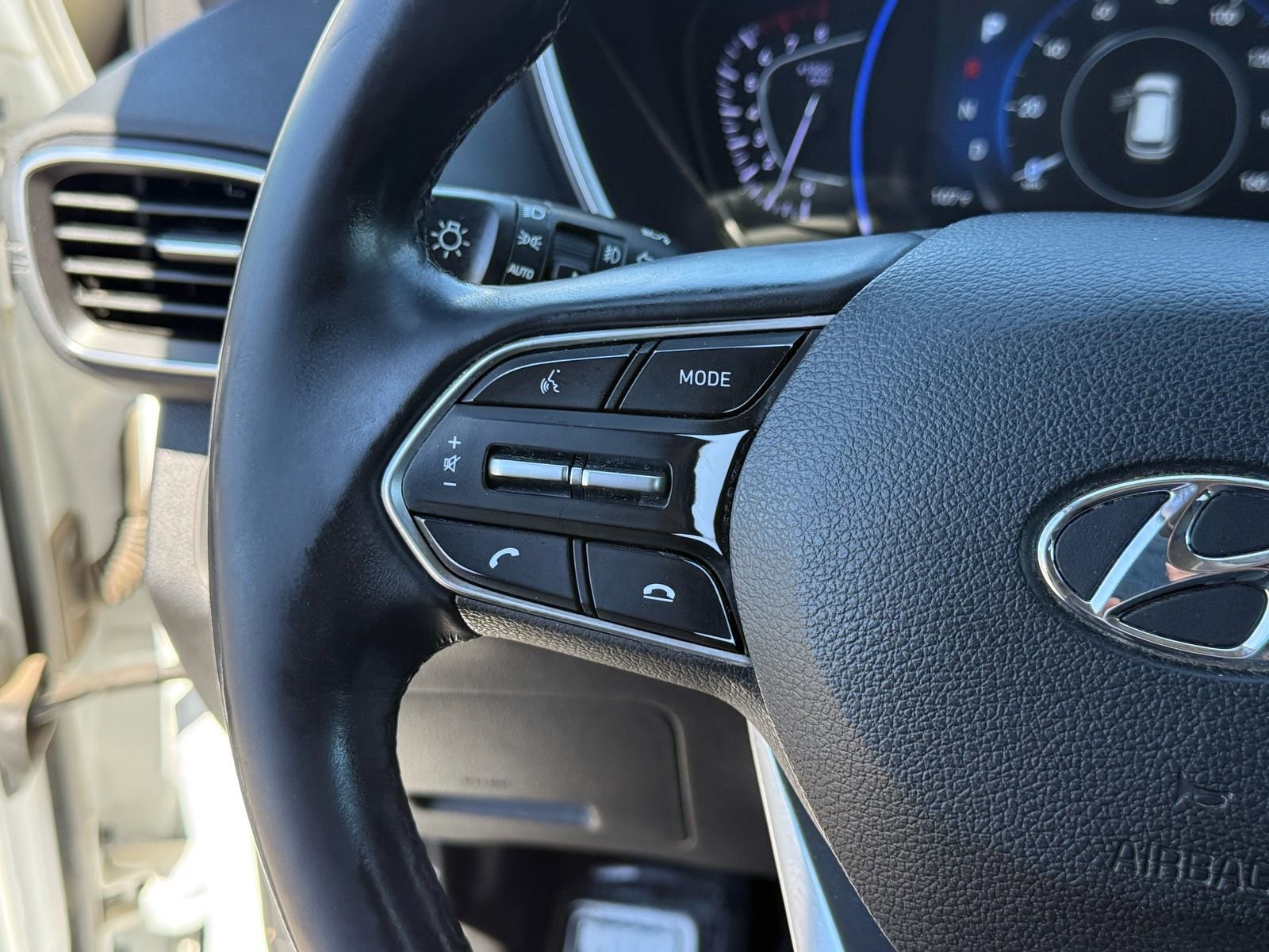 Used 2019 Hyundai Santa Fe SEL w/ Cargo Package image 18