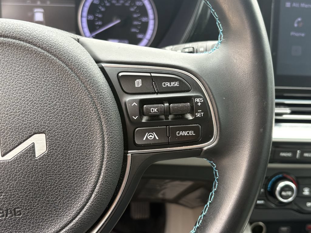 Certified 2022 Kia Niro LXS FWD image 17