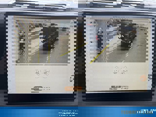 Used 2024 Land Rover Defender 110 SE image 33