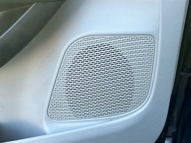 Used 2017 Chrysler Pacifica Touring image 19