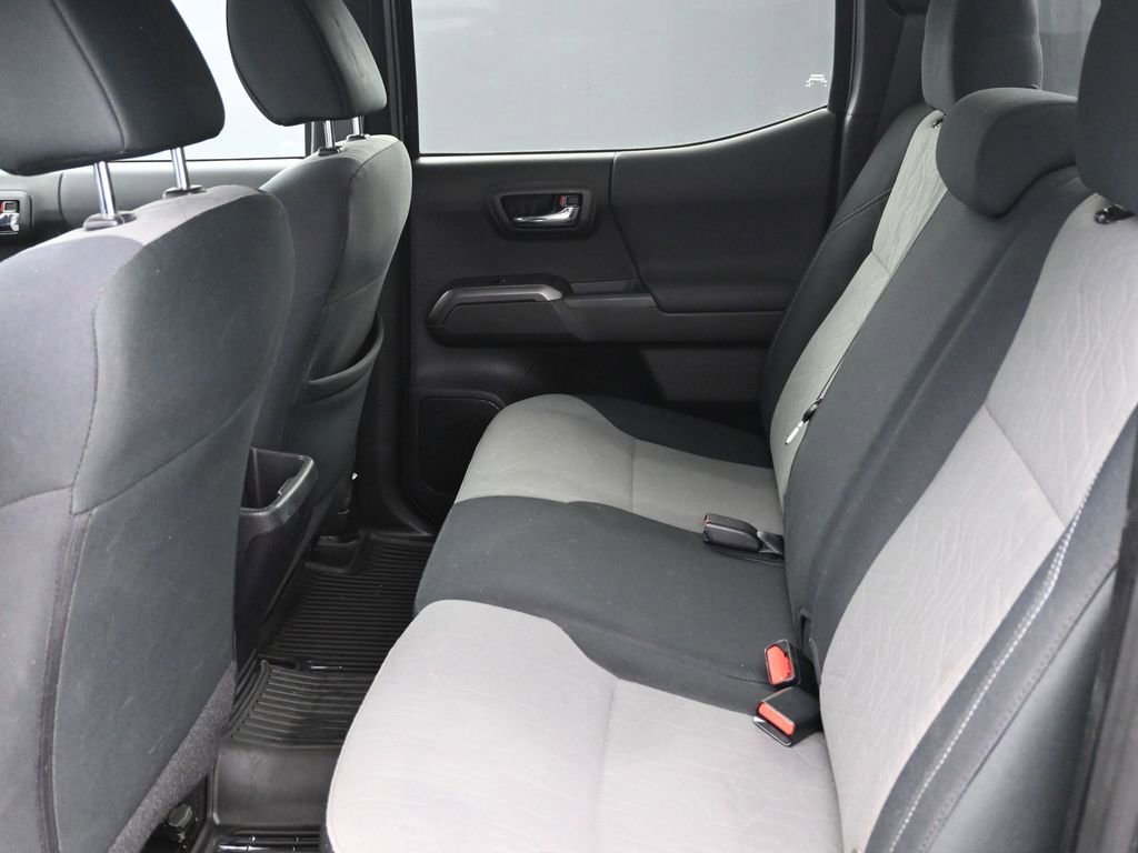 Used 2021 Toyota Tacoma TRD Off-Road image 12