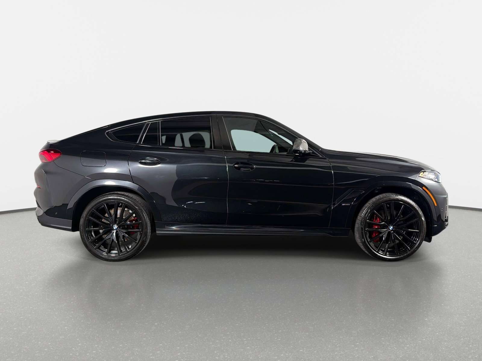 Used 2024 BMW X6 M60i AWD/4WD image 2