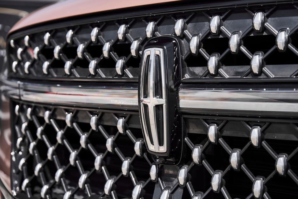 Used 2025 Lincoln Navigator Black Label AWD/4WD image 7