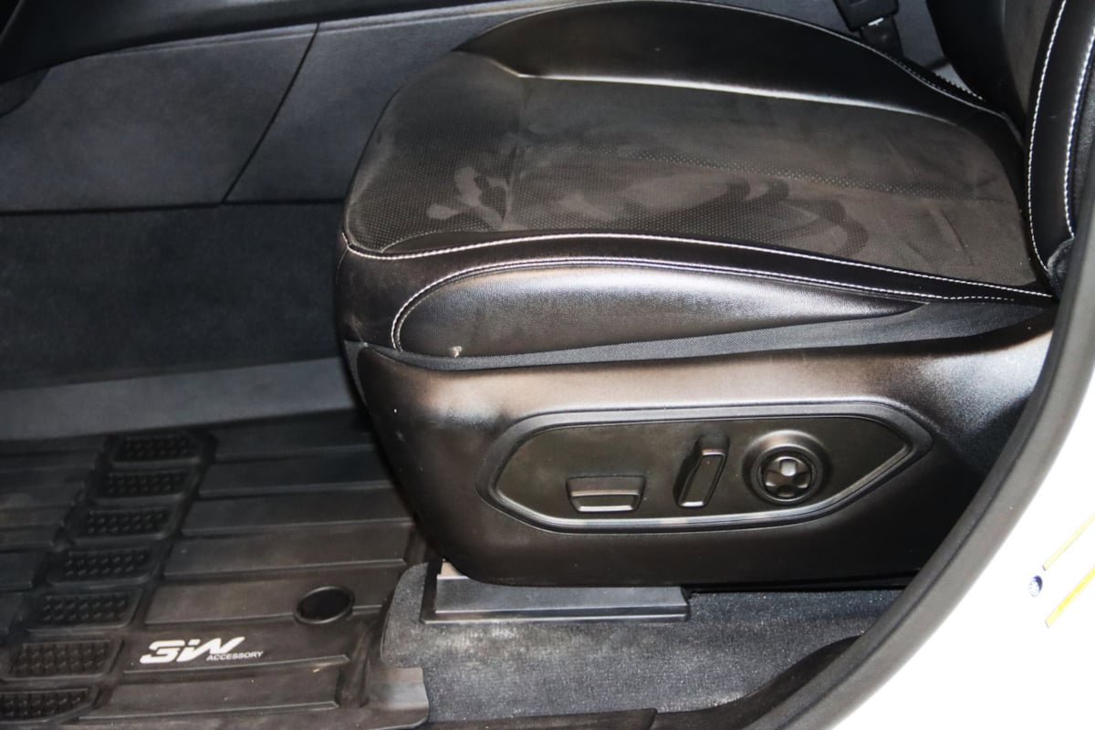 Used 2023 Jeep Grand Cherokee L Laredo AWD/4WD image 34