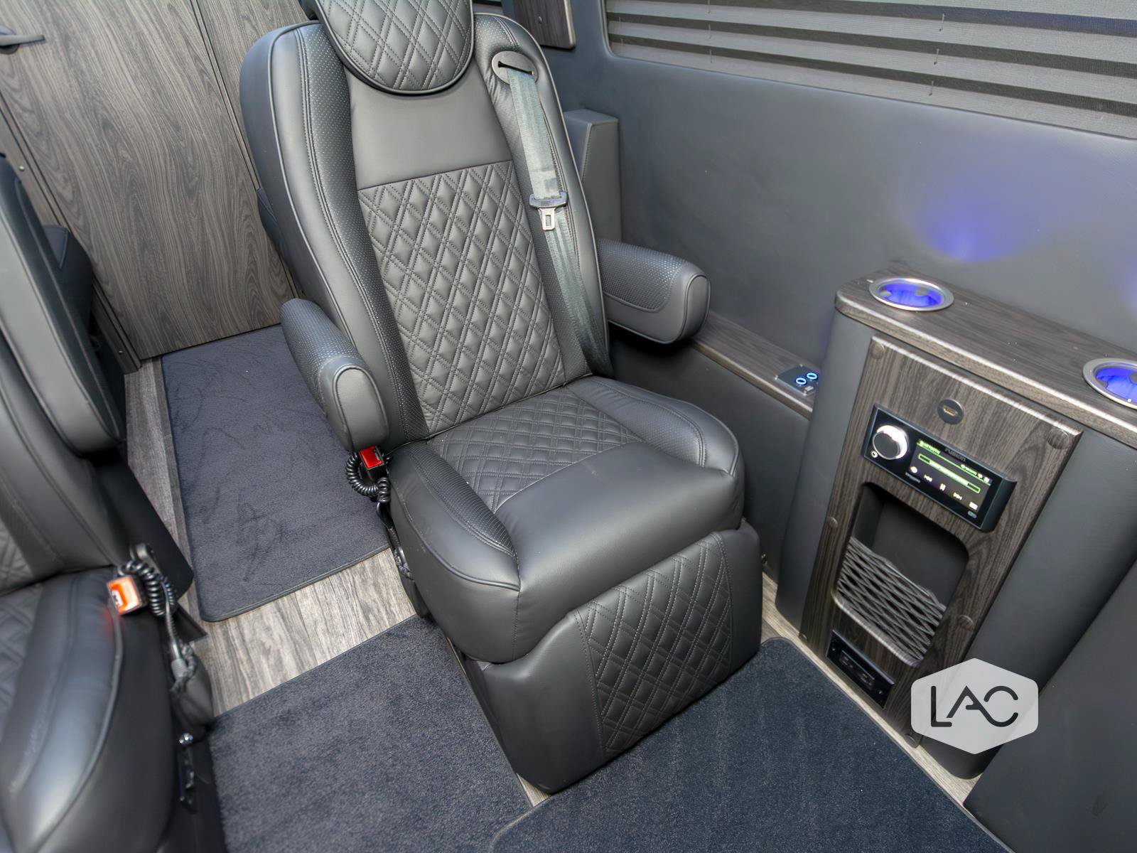 Used 2025 Mercedes-Benz Sprinter 2500 image 7