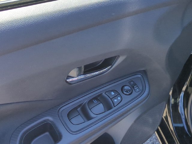 Used 2021 Nissan Versa SV FWD image 13