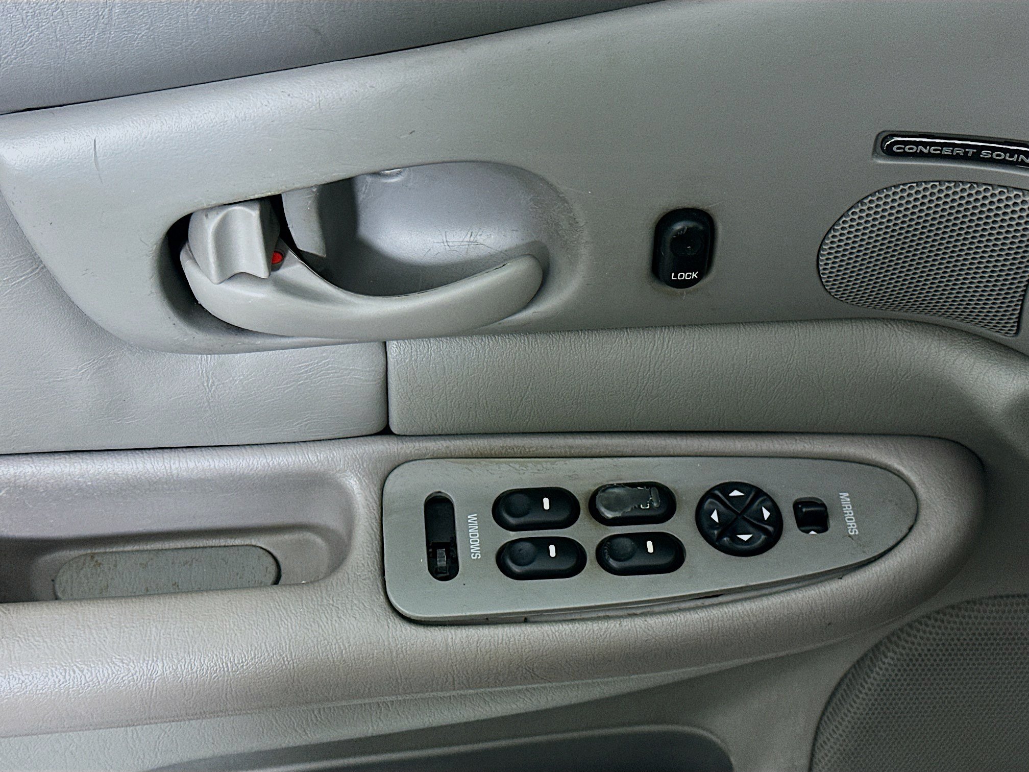 Used 2000 Buick Century Custom w/ Elite Pkg FWD image 13