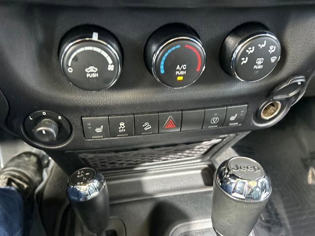 Used 2017 Jeep Wrangler Unlimited Rubicon image 24