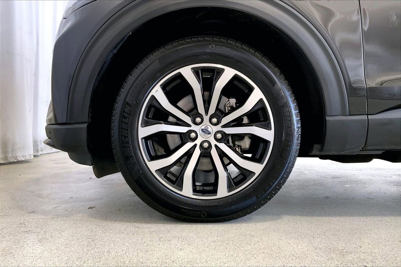 Certified 2025 Ford Explorer ST-Line image 8