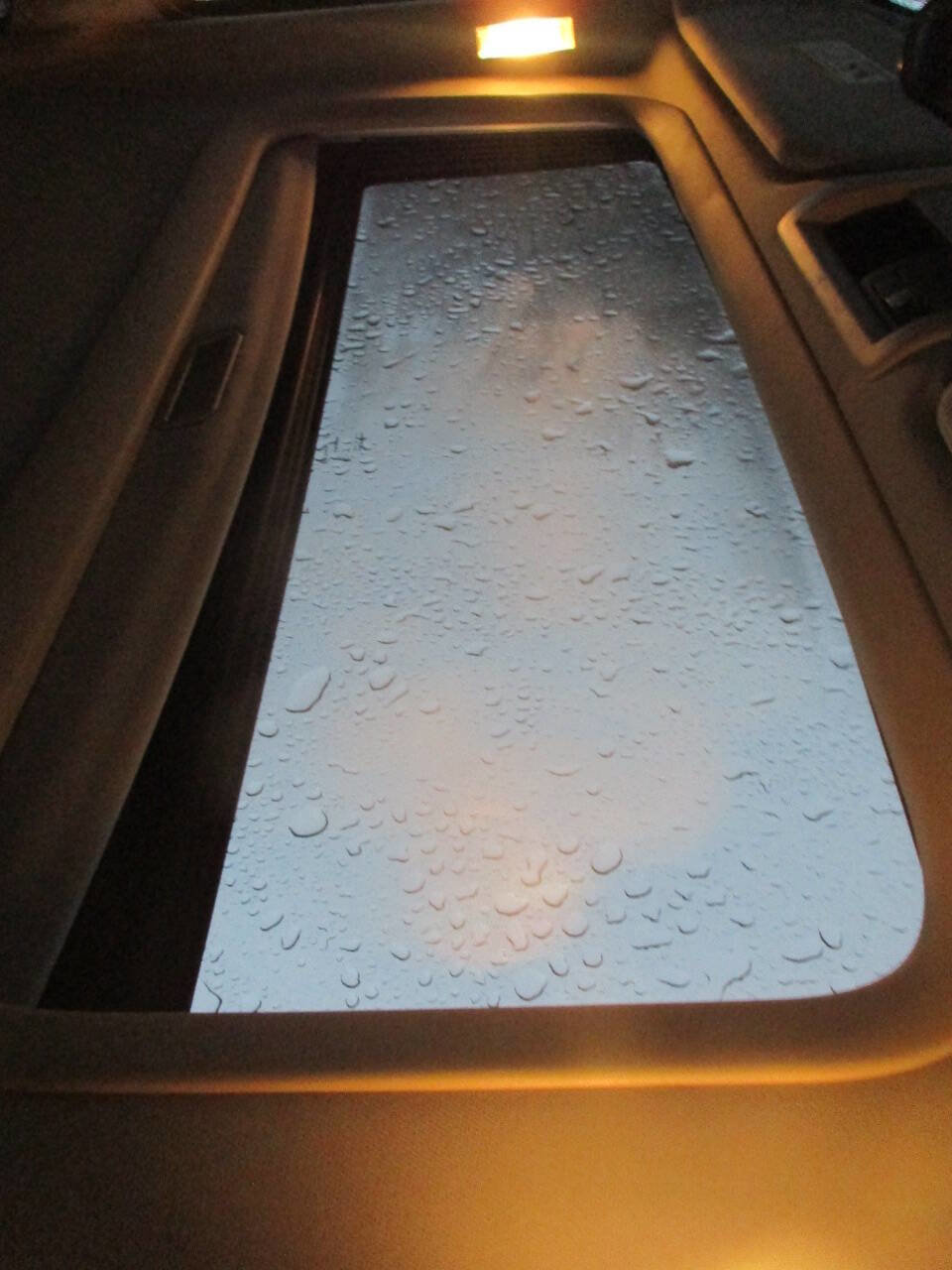 Used 2008 Jeep Commander Sport image 9