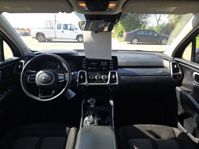 Used 2021 Kia Sorento LX FWD image 16