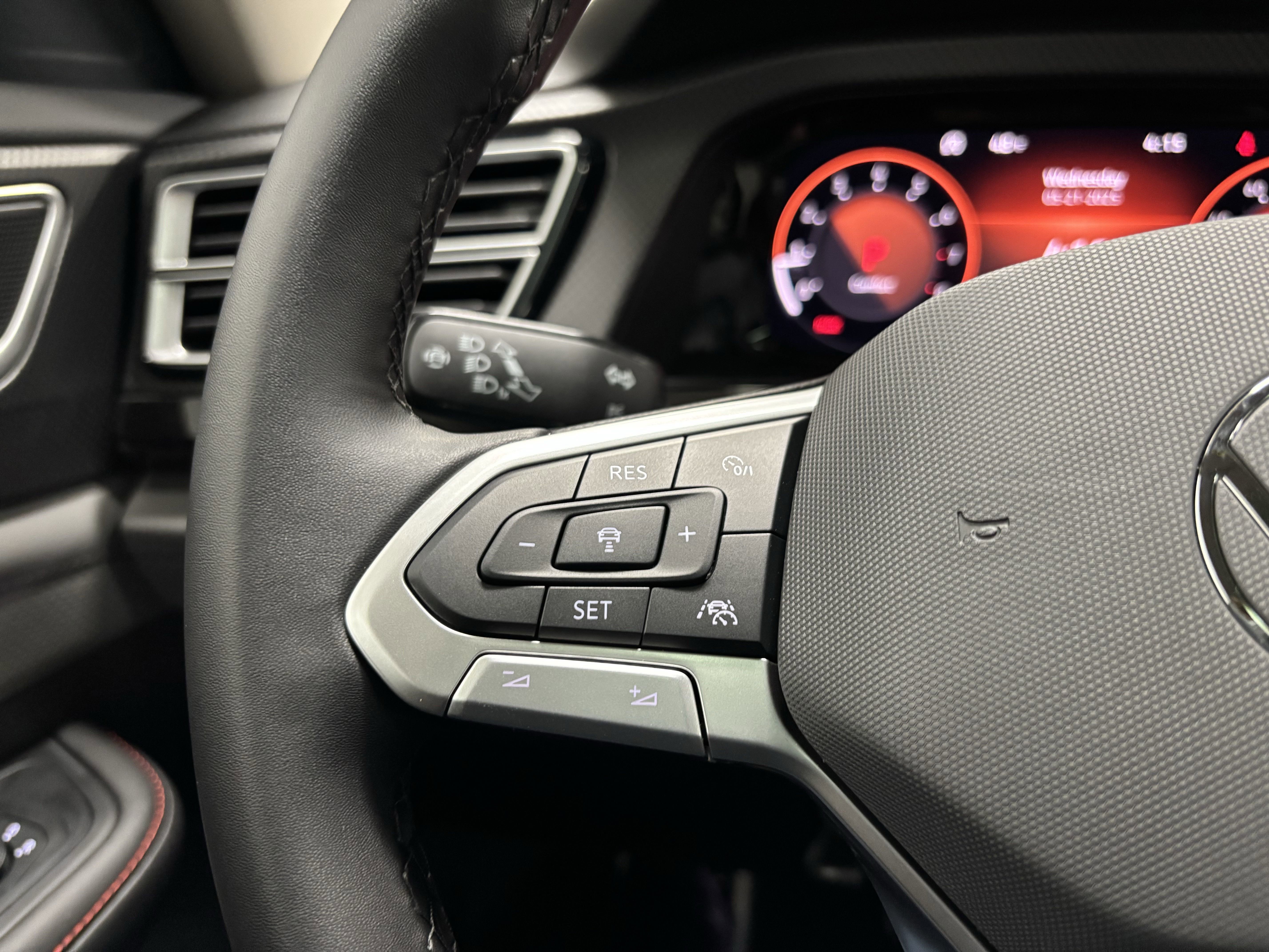 New 2025 Volkswagen Atlas Peak Edition SE image 27