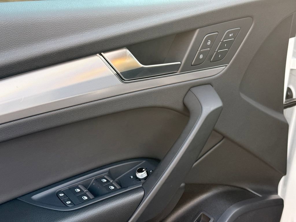 Used 2025 Audi Q5 2.0T Premium image 22