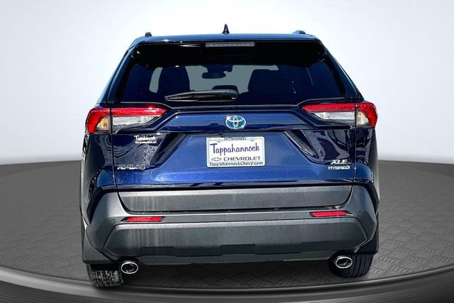 Used 2023 Toyota RAV4 XLE Premium image 5