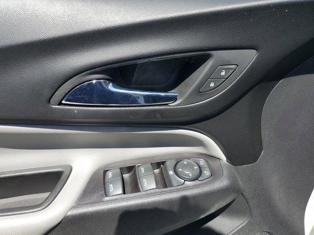 Used 2020 Chevrolet Equinox LS image 21