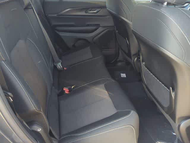 Used 2025 Jeep Grand Cherokee Laredo AWD/4WD image 20