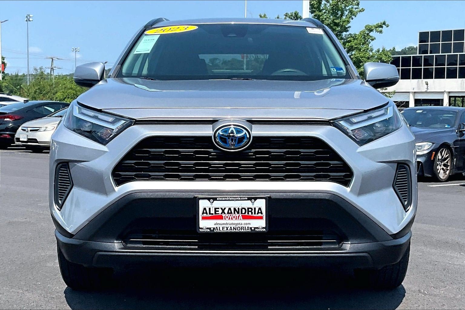 Used 2023 Toyota RAV4 LE AWD/4WD image 3
