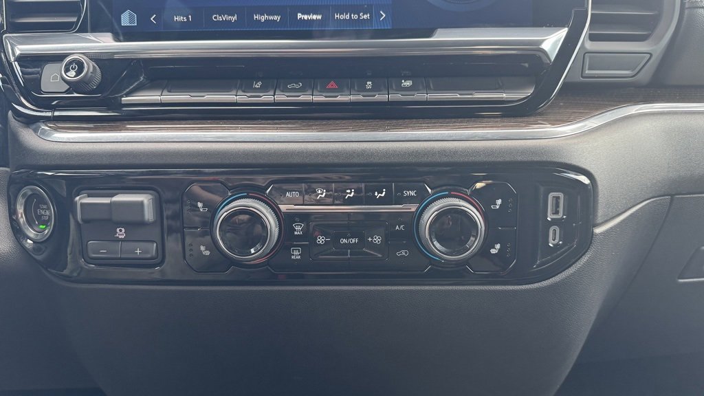 Used 2024 Chevrolet Silverado 2500 LT w/ Convenience Package image 30