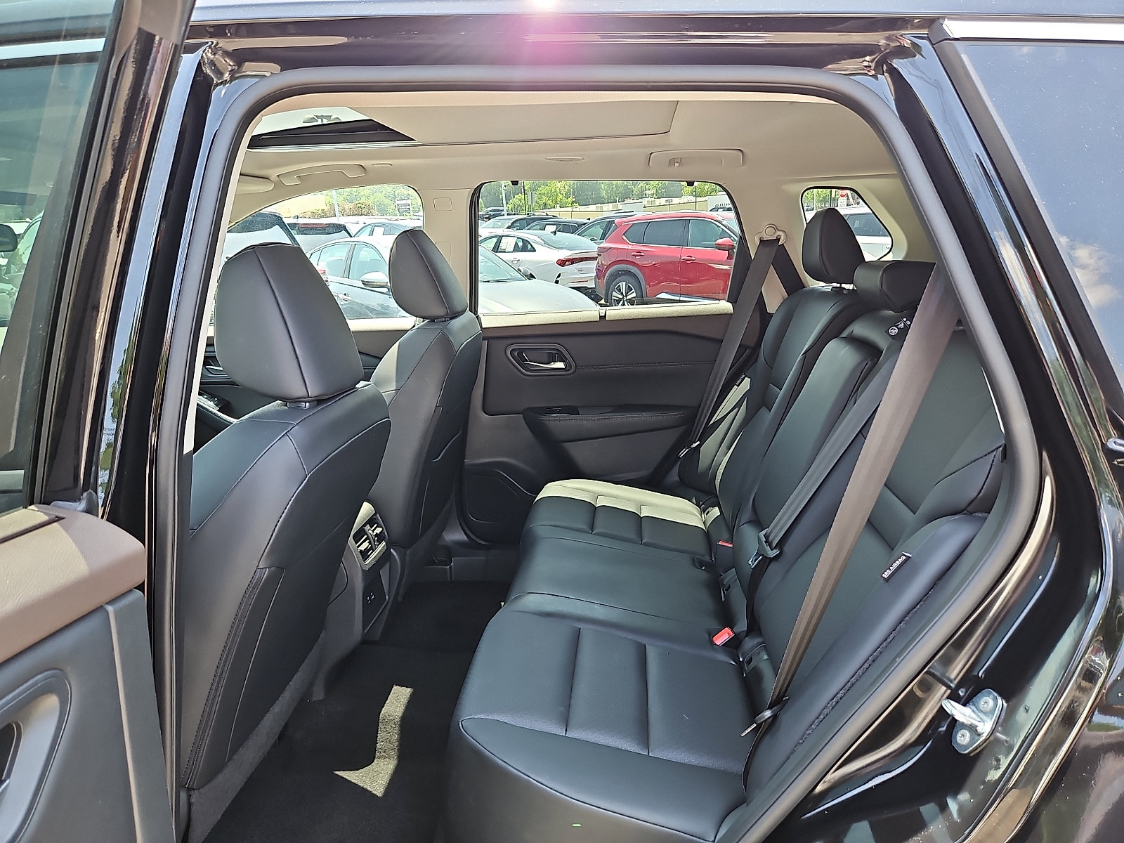 Certified 2023 Nissan Rogue SV w/ SV Premium B Package AWD/4WD image 10