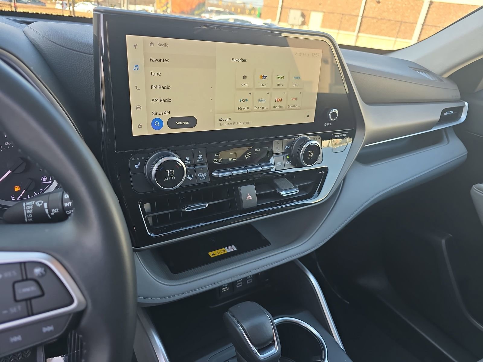 Used 2023 Toyota Highlander XLE image 28