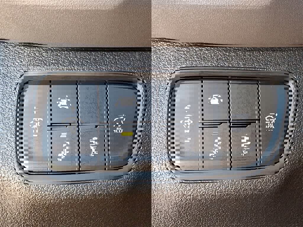 Used 2019 Hyundai Santa Fe Limited image 25