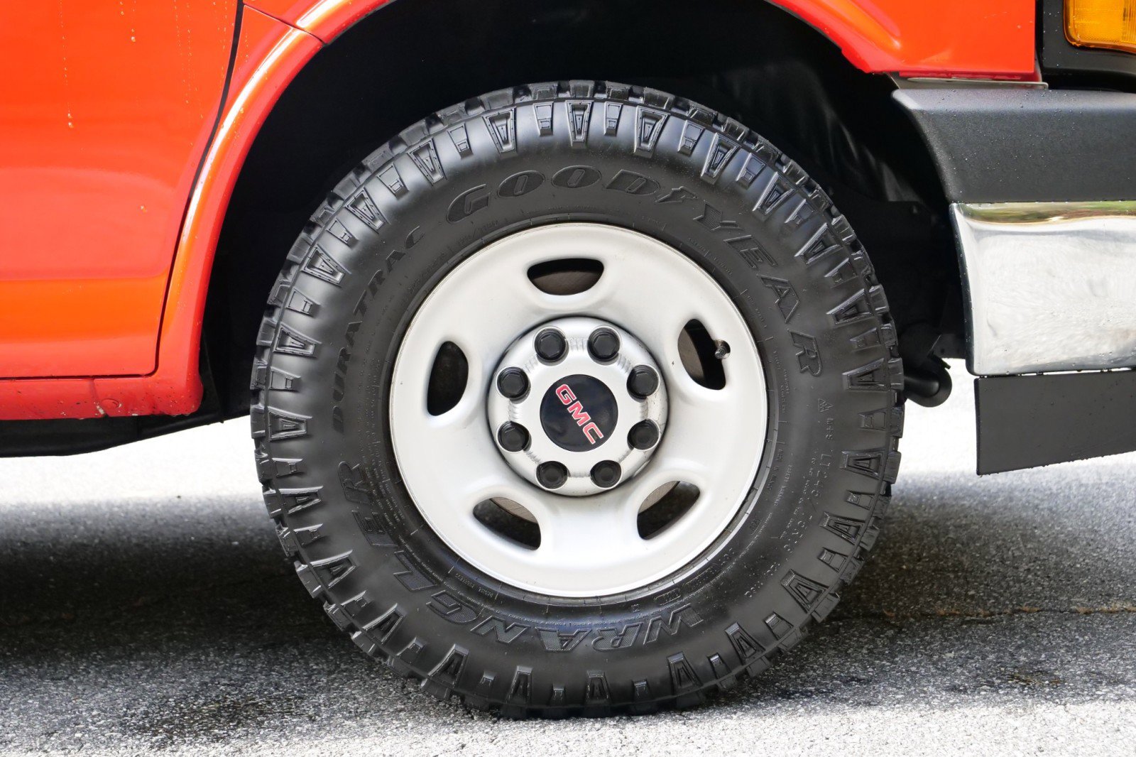 Used 2018 GMC Savana 3500 w/ Driver Convenience Package image 40