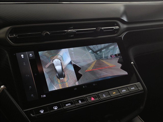 Used 2025 Aston Martin Vanquish RWD image 25