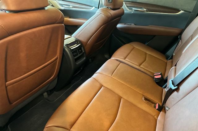 Certified 2025 Cadillac XT5 Sportv w/ Technology Package image 12