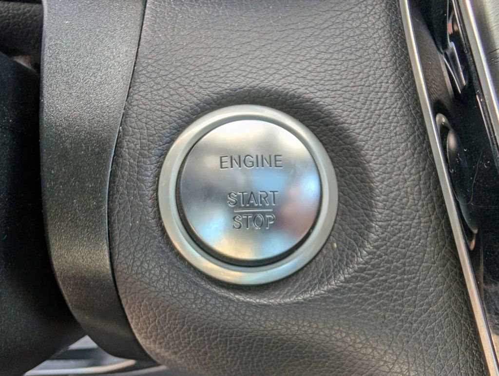 Used 2018 Mercedes-Benz GLC 300 4MATIC image 38