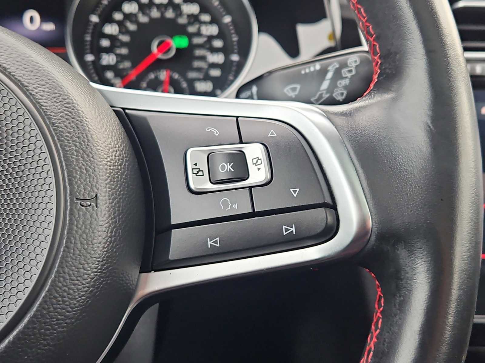 Used 2018 Volkswagen GTI SE w/ SE Leather Package image 18