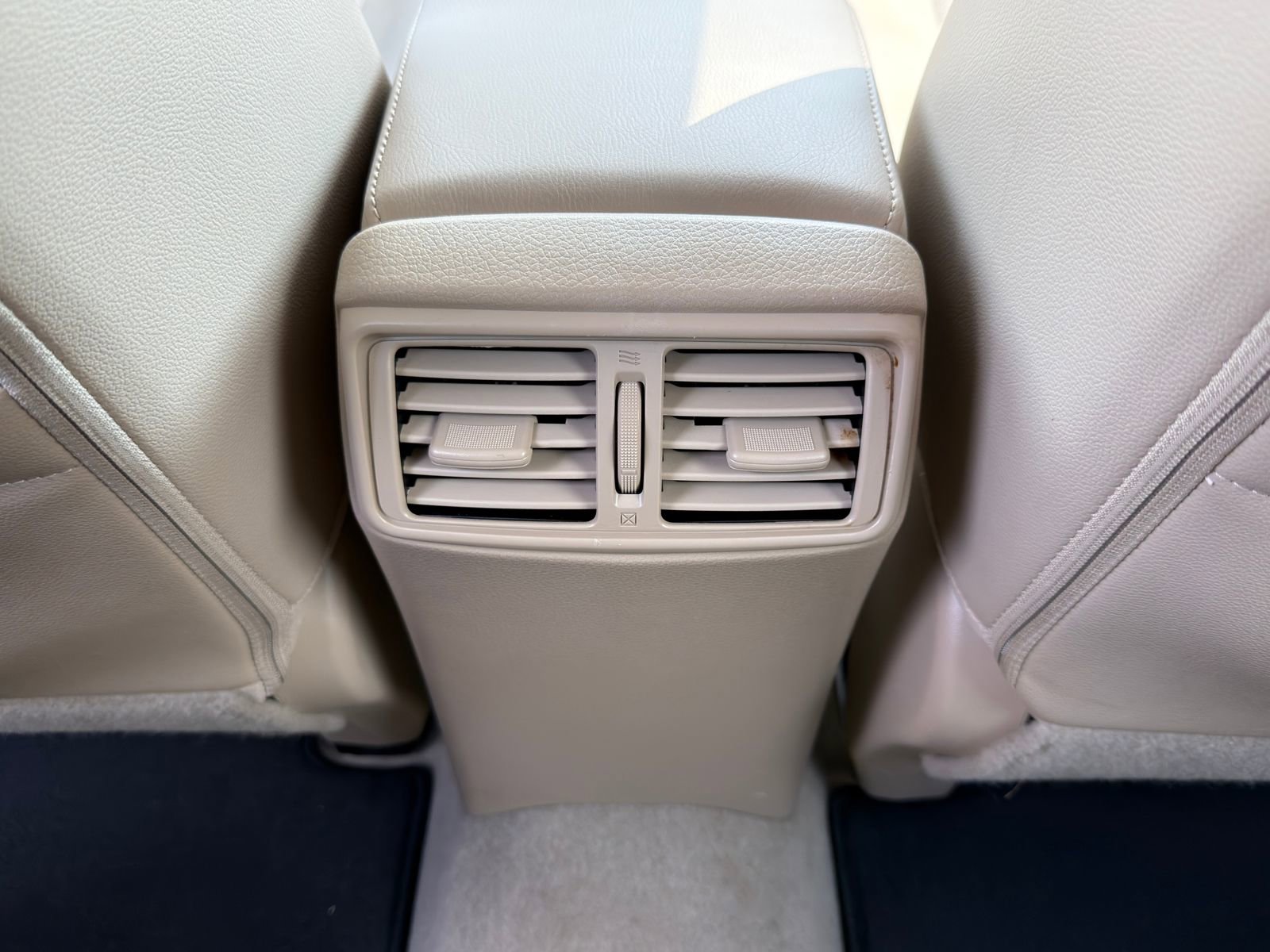 Used 2015 Nissan Rogue SL image 16