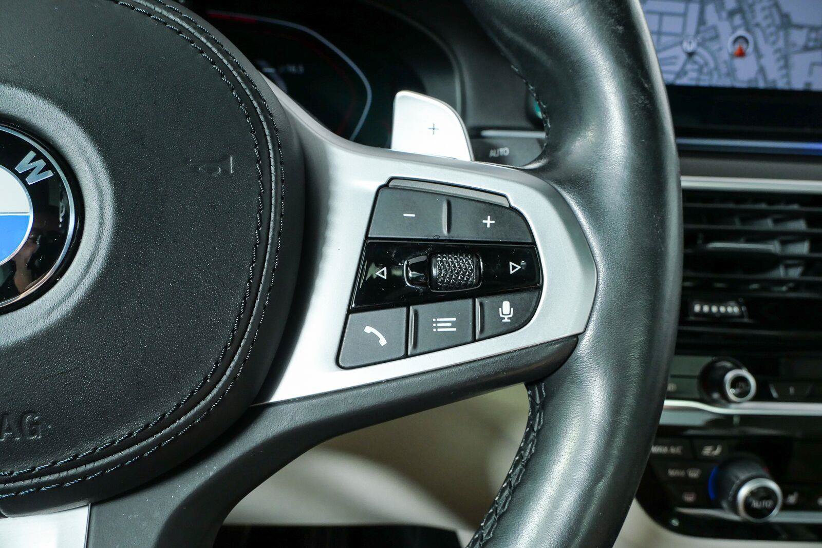Used 2021 BMW M550i xDrive AWD/4WD image 12