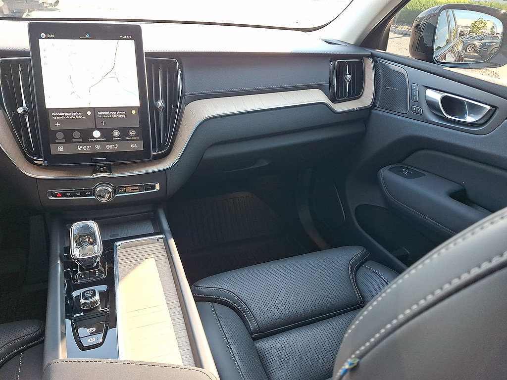Certified 2025 Ford Explorer Active AWD/4WD image 11