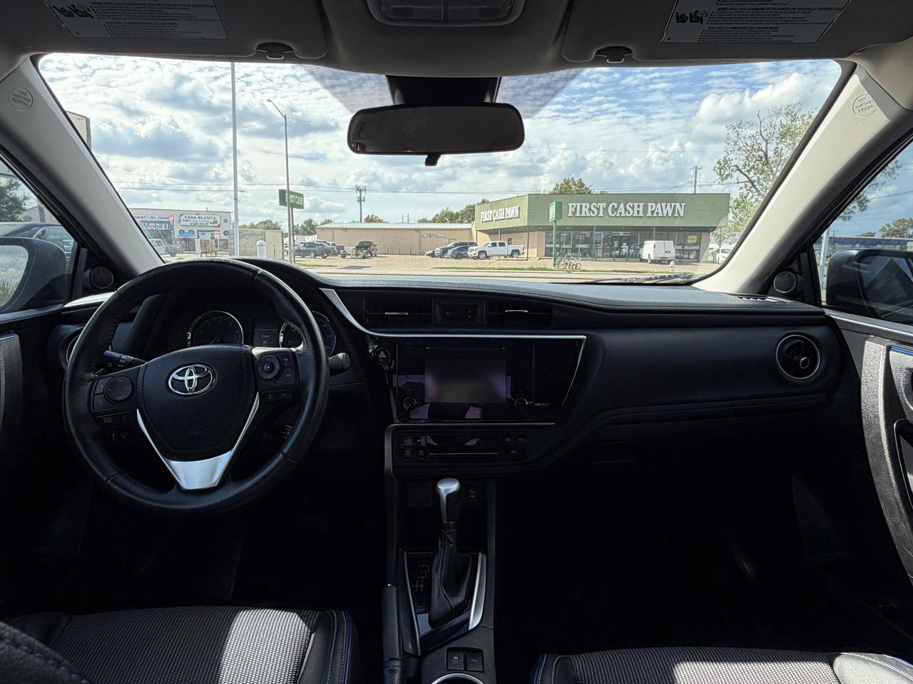 Used 2018 Toyota Corolla SE FWD image 17