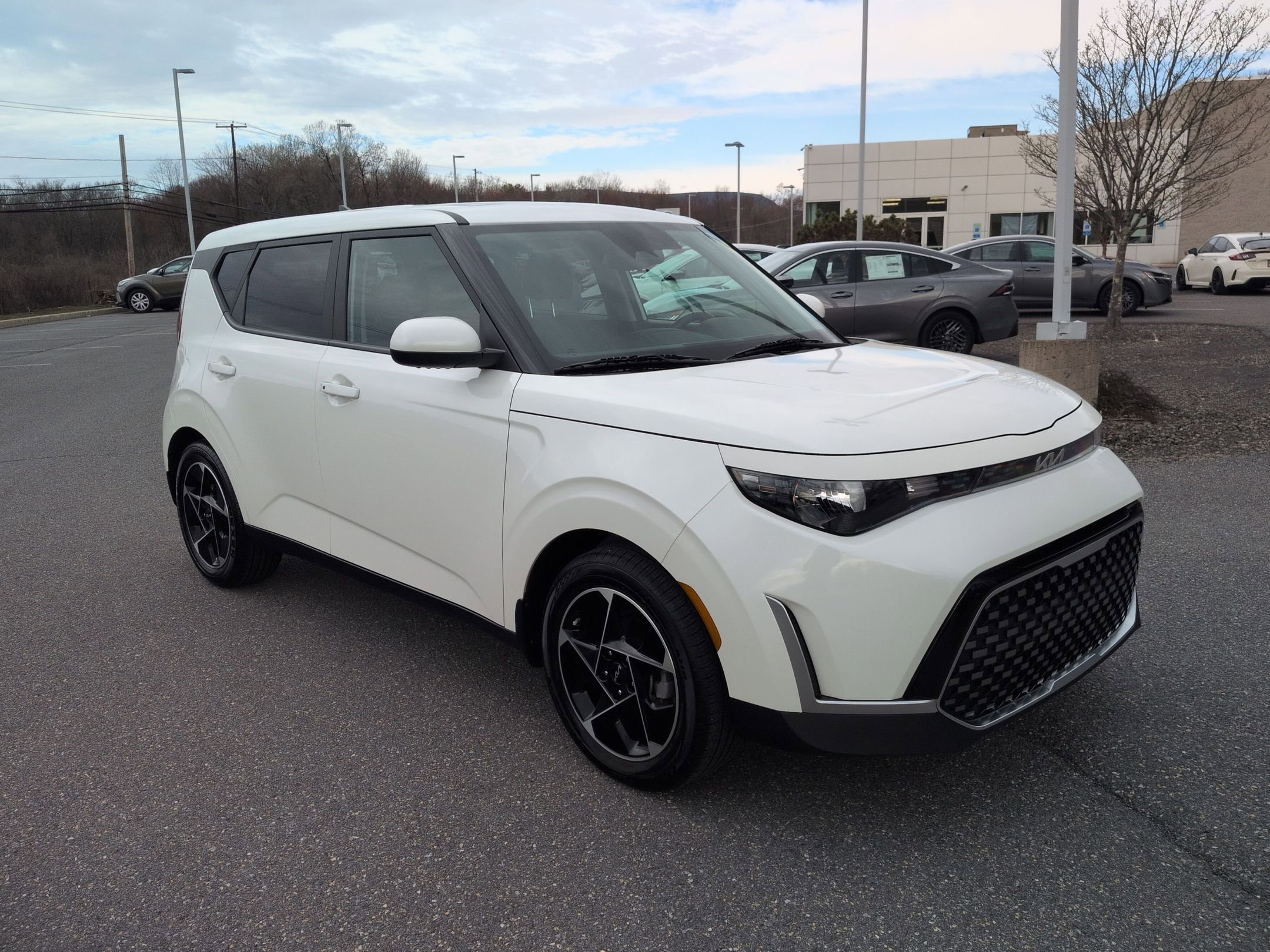 Used 2023 Kia Soul EX image 3