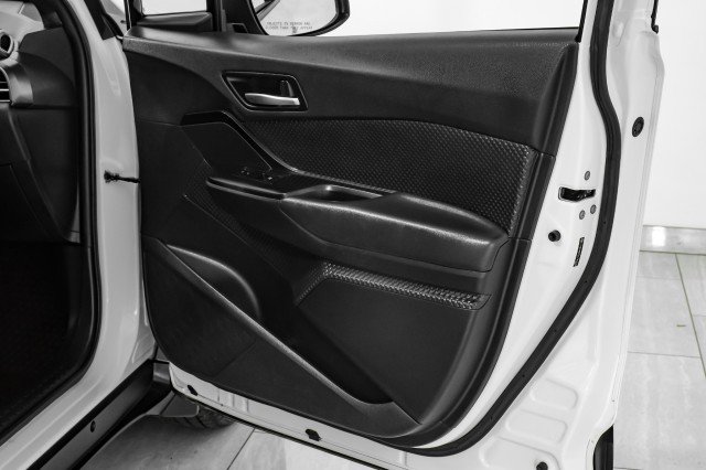 Used 2019 Toyota C-HR LE image 40