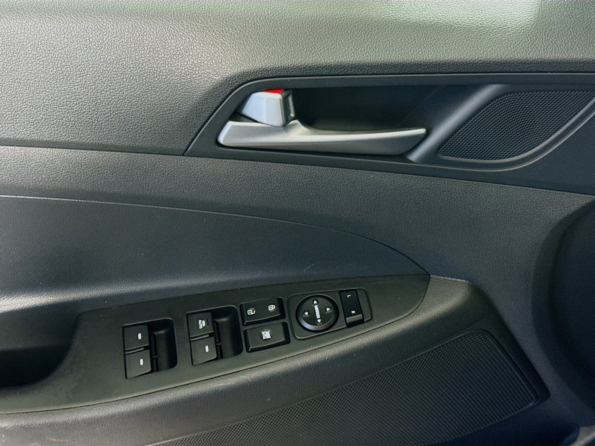 Used 2016 Hyundai Tucson Sport image 24