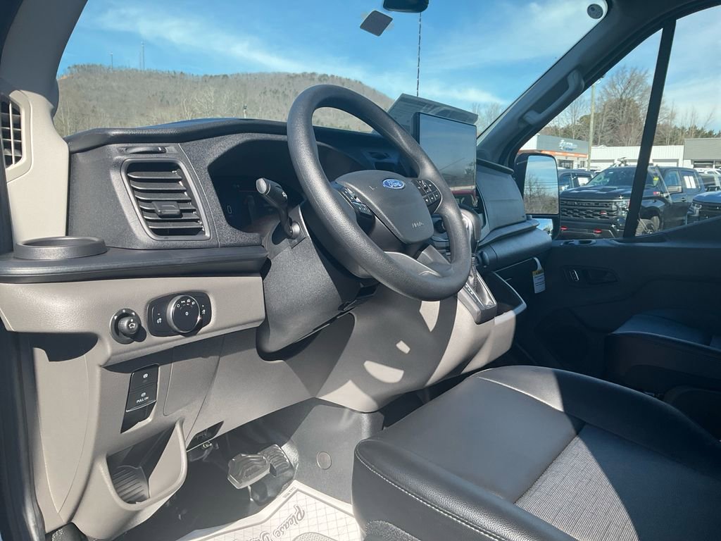 New 2026 Ford Transit 250 148 Medium Roof image 13