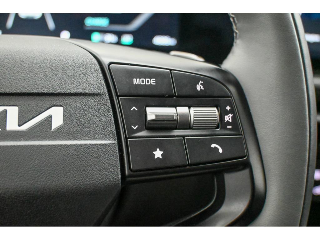 Used 2025 Kia EV6 Light w/ Light LR Technology Package image 22