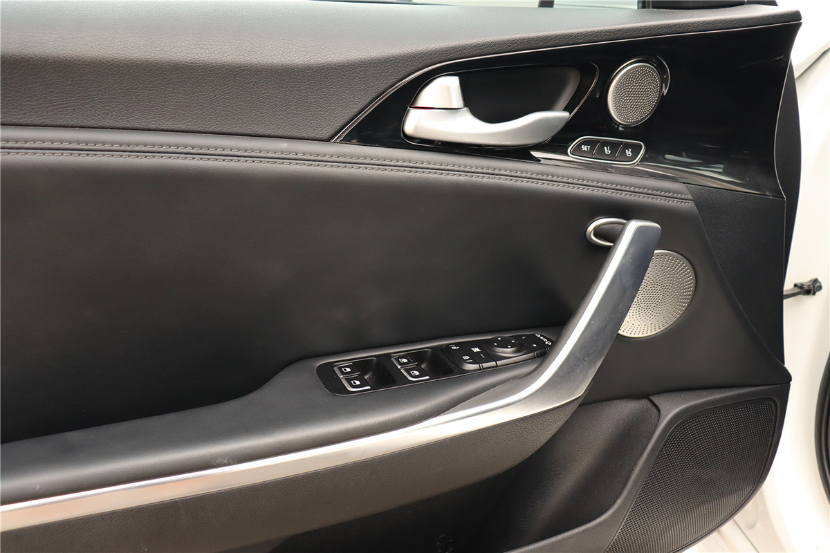 Used 2019 Kia Stinger Premium RWD image 24