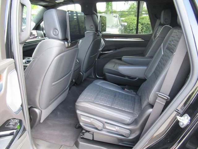 Used 2025 Cadillac Escalade Sport Platinum AWD/4WD image 37