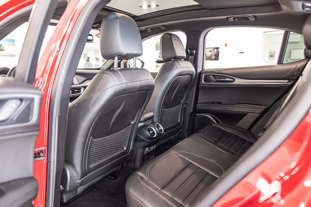 Used 2020 Alfa Romeo Stelvio Ti Sport AWD/4WD image 35