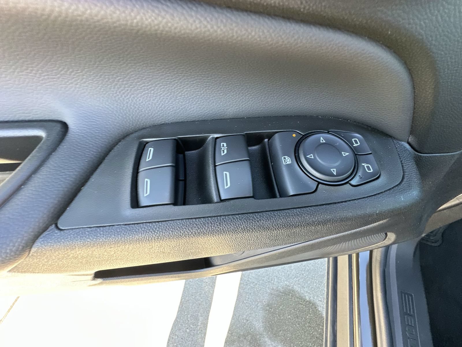 Used 2024 Chevrolet Equinox LT AWD/4WD image 22