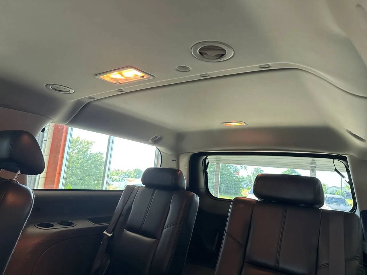 Used 2007 GMC Yukon XL SLT w/ SLT Preferred Equipment Group AWD/4WD image 32