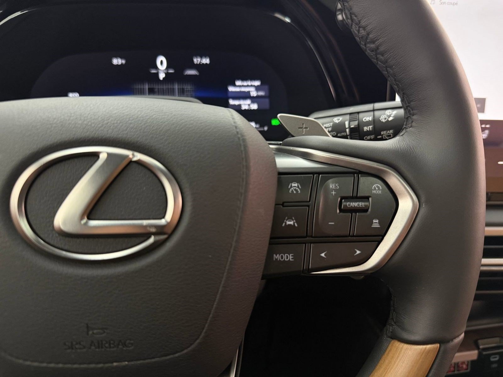 Used 2025 Lexus RX 350 Premium w/ Convenience Package FWD image 15