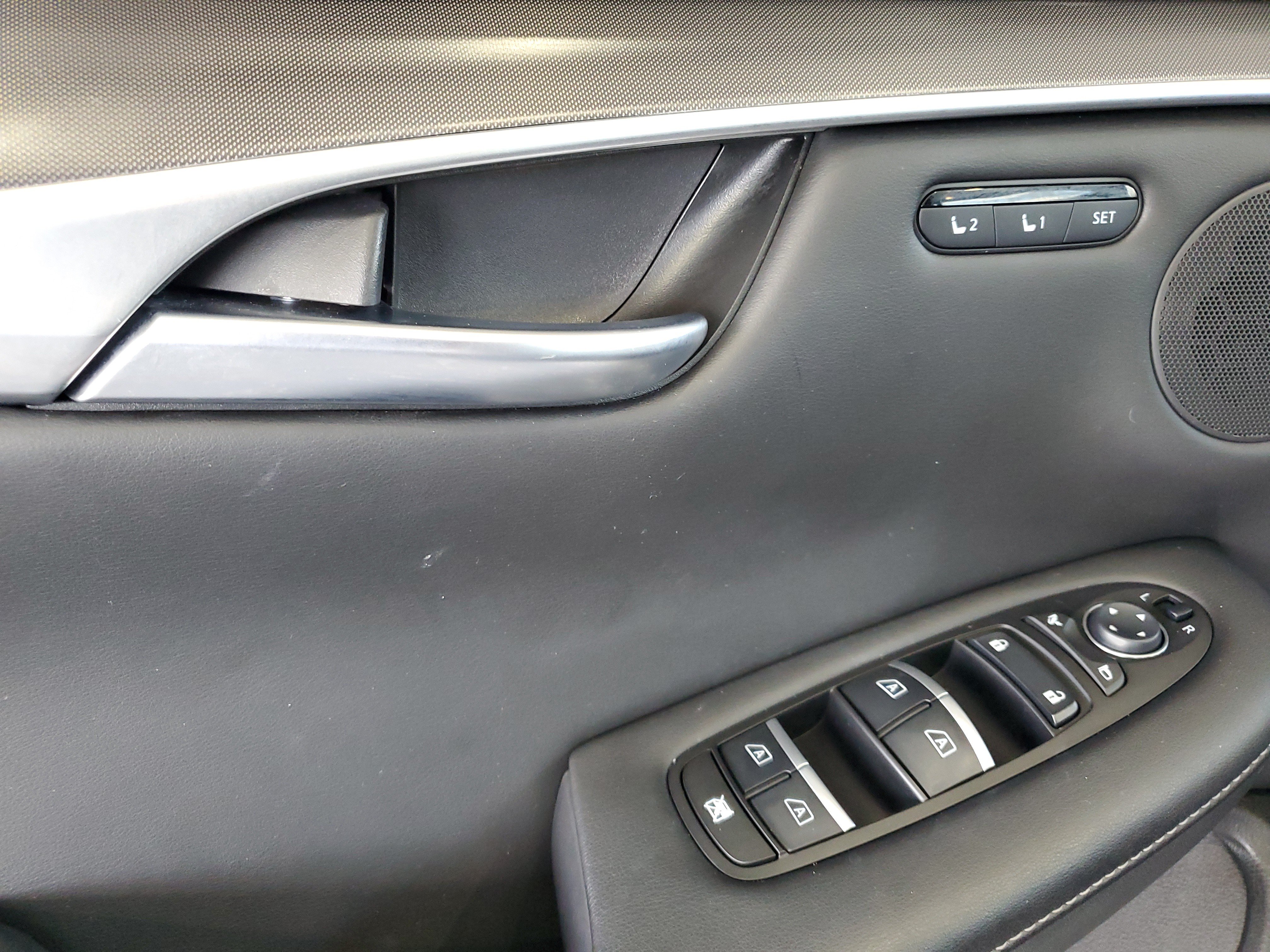 Used 2023 INFINITI QX50 Luxe FWD image 16