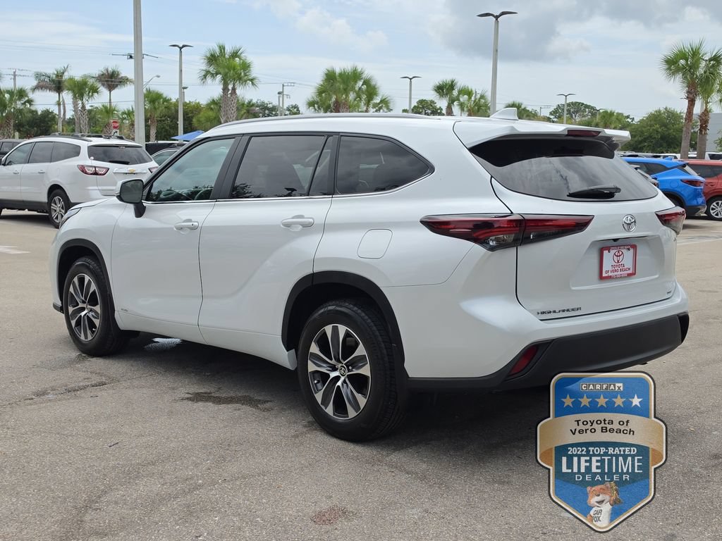 Certified 2026 Toyota Highlander XLE AWD/4WD image 4
