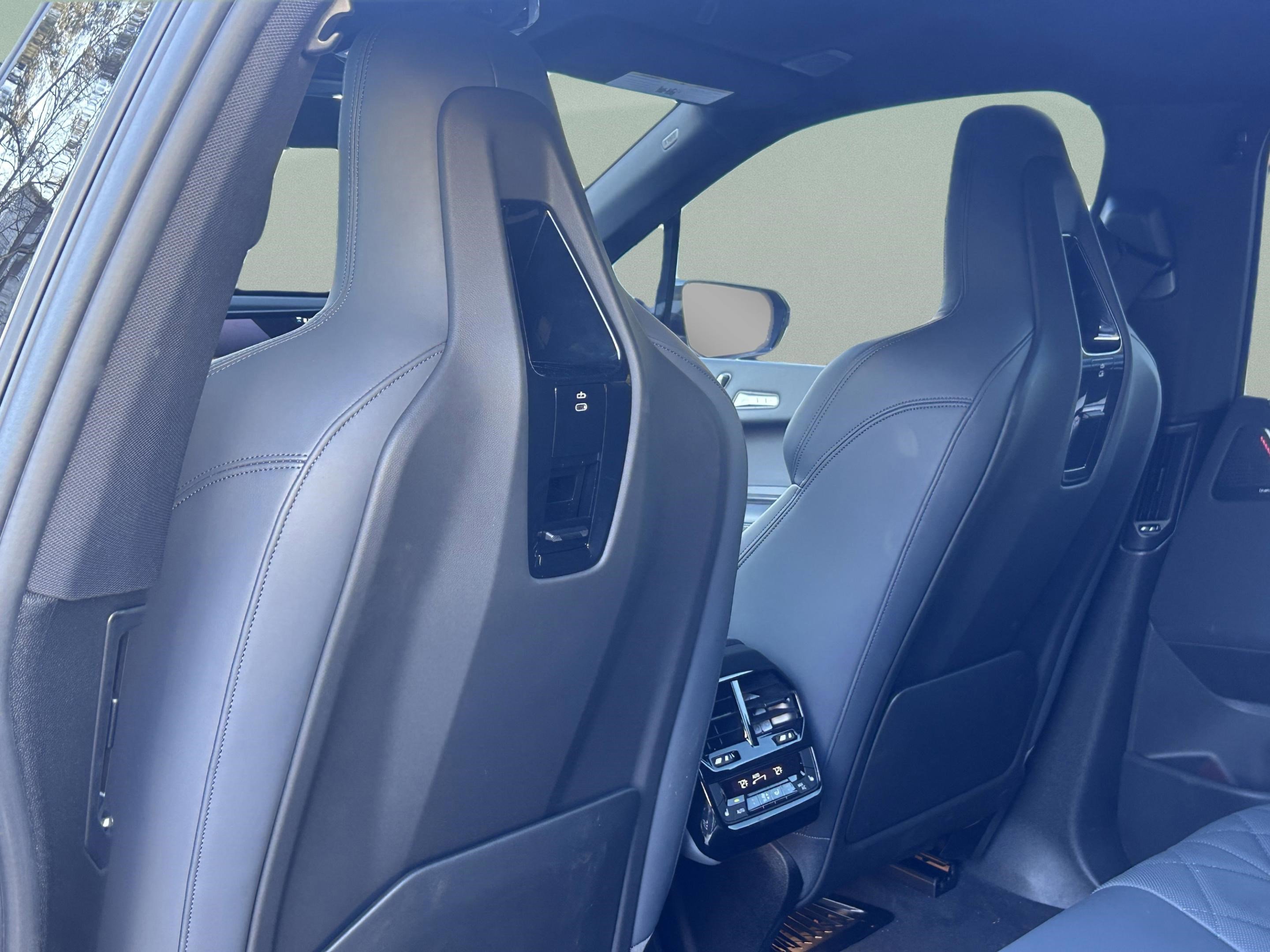 Used 2026 BMW iX xDrive60 w/ M Sport Package image 30