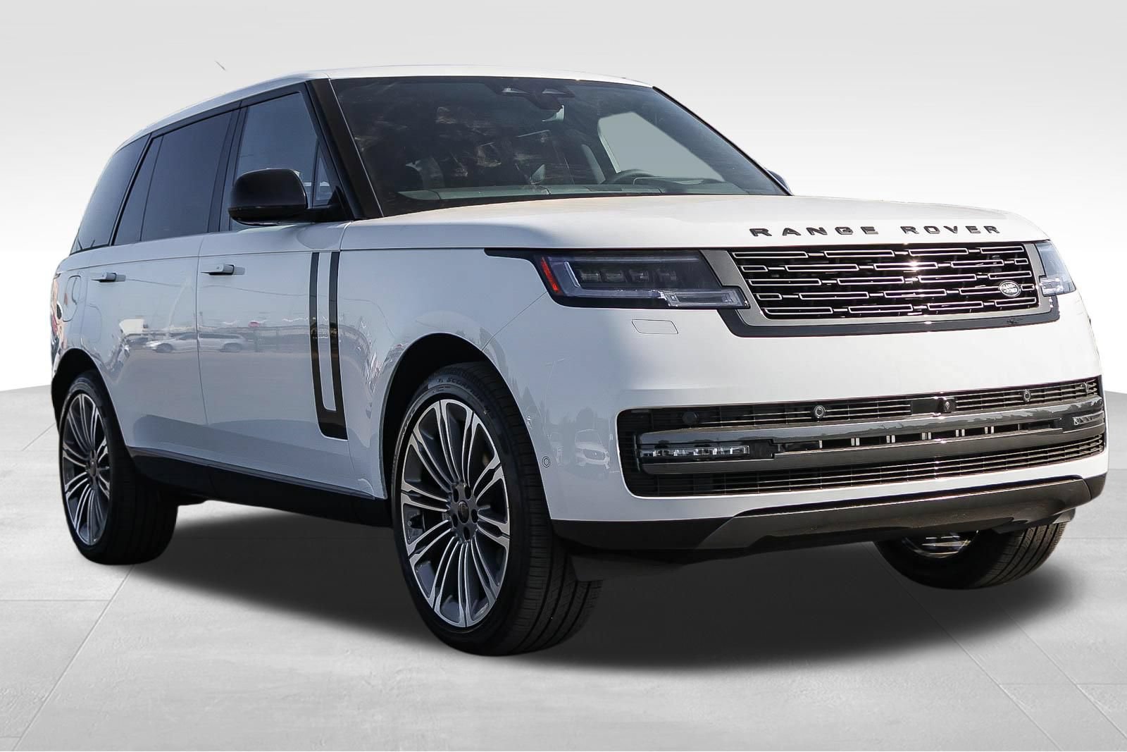 New 2026 Land Rover Range Rover Long Wheelbase SE AWD/4WD image 3